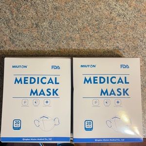 Medical masks 20 individual masks wrapped each box